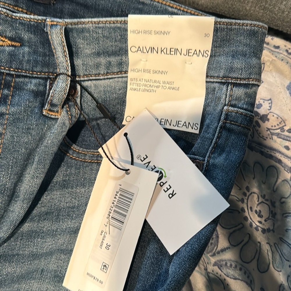 NWT Calvin Klein high rise skinny jeans - Picture 3 of 4